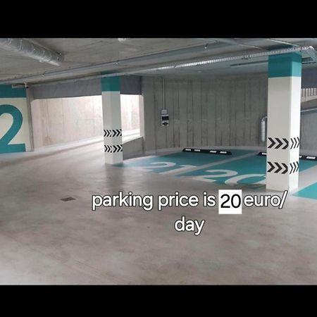Happy Inn Vip, Self Check-In-24X7, A-C, Parking-In-The-Underground-Garage วิลนีอุส ภายนอก รูปภาพ